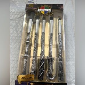 Taste Beauty Harry Potter Magical Brush Set 5 Piece Wand Style Makeup Brushes